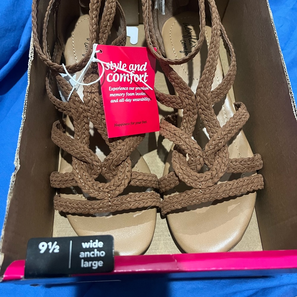 Brown Wedges/Sandals!